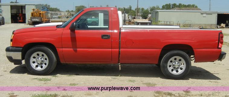 image for item D4361 2006 Chevrolet Silverado 1500 pickup truck