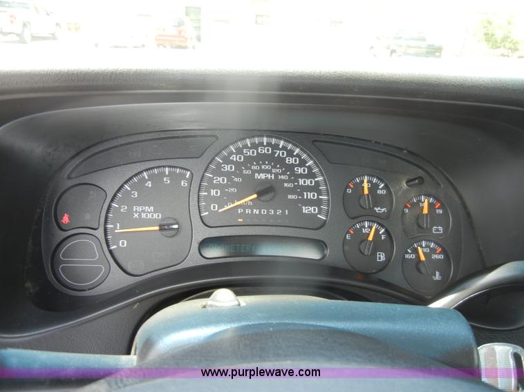 image for item D4361 2006 Chevrolet Silverado 1500 pickup truck