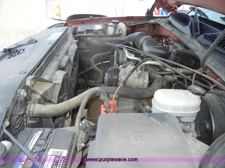 image for item D4361 2006 Chevrolet Silverado 1500 pickup truck