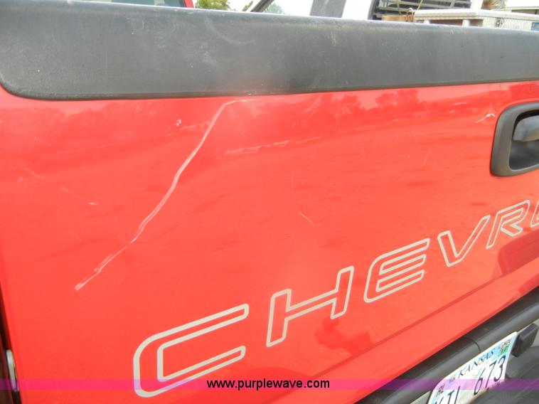 image for item D4361 2006 Chevrolet Silverado 1500 pickup truck