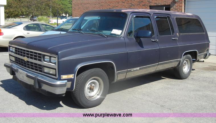 image for item D4376 1991 Chevrolet Suburban Silverado 1500 SUV
