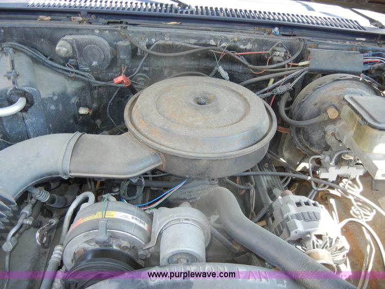 image for item D4376 1991 Chevrolet Suburban Silverado 1500 SUV