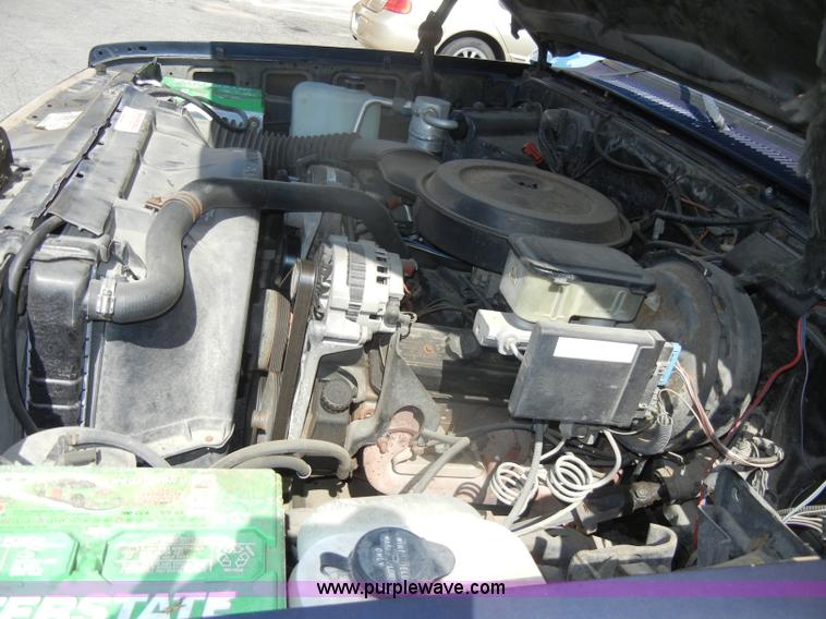 image for item D4376 1991 Chevrolet Suburban Silverado 1500 SUV