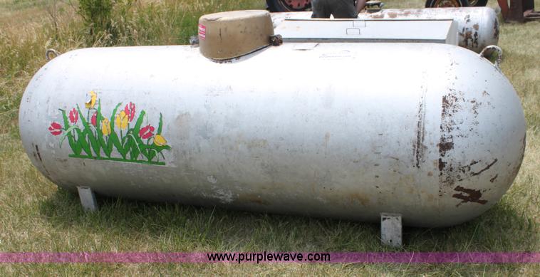 image for item D5255 500 gallon propane tank