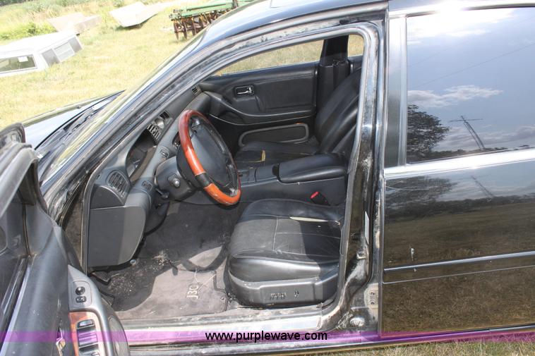 image for item D5268 1993 Infiniti J30T