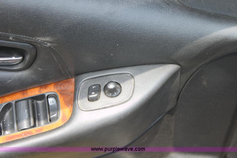 image for item D5268 1993 Infiniti J30T