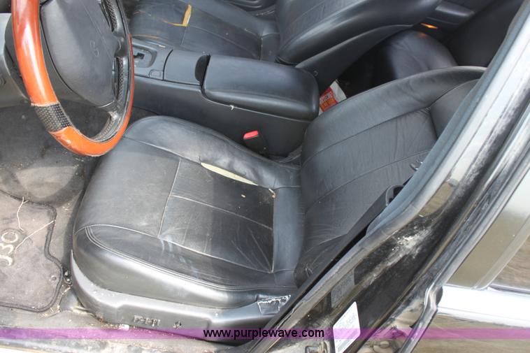 image for item D5268 1993 Infiniti J30T