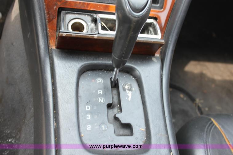 image for item D5268 1993 Infiniti J30T