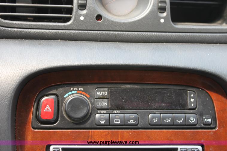 image for item D5268 1993 Infiniti J30T