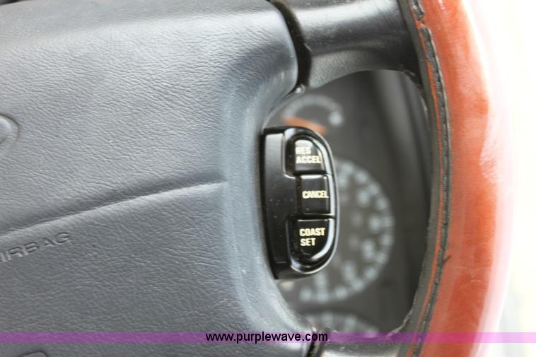 image for item D5268 1993 Infiniti J30T