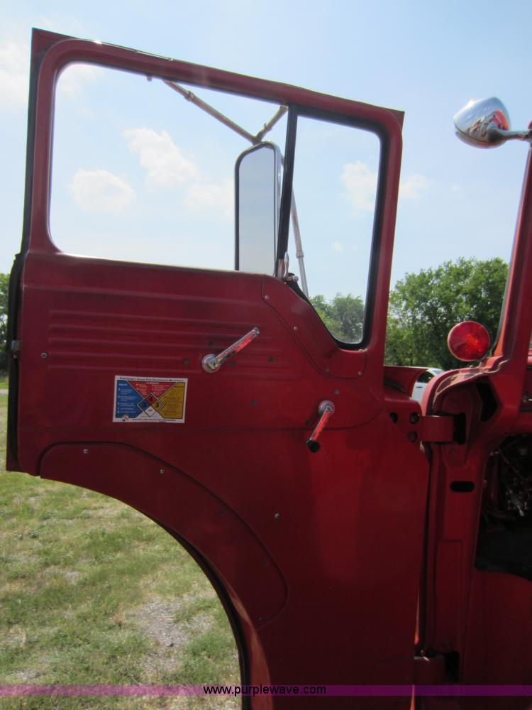 image for item D5577 1964 Ford 750 firetruck