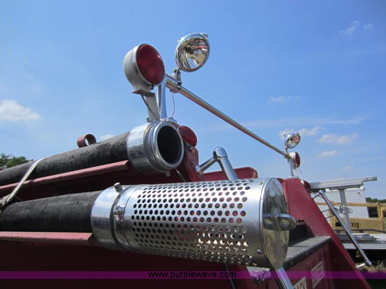 image for item D5577 1964 Ford 750 firetruck