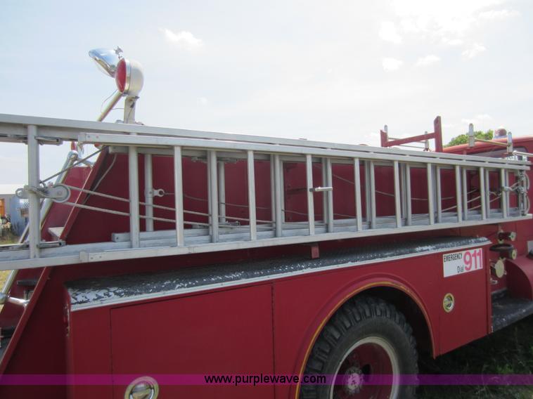 image for item D5577 1964 Ford 750 firetruck