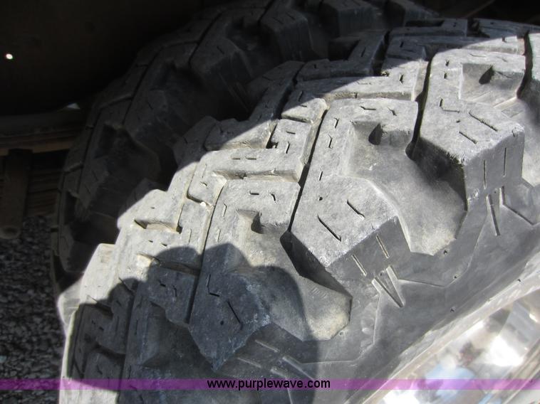 image for item D5581 1976 Chevrolet C30 wrecker truck