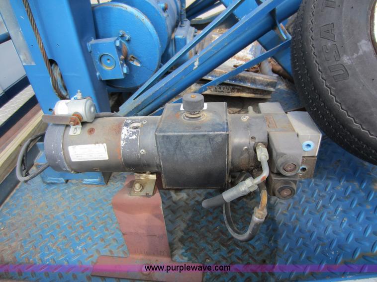 image for item D5581 1976 Chevrolet C30 wrecker truck