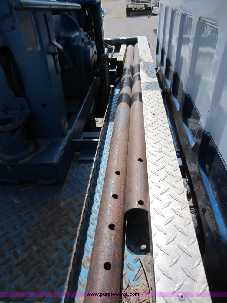 image for item D5581 1976 Chevrolet C30 wrecker truck