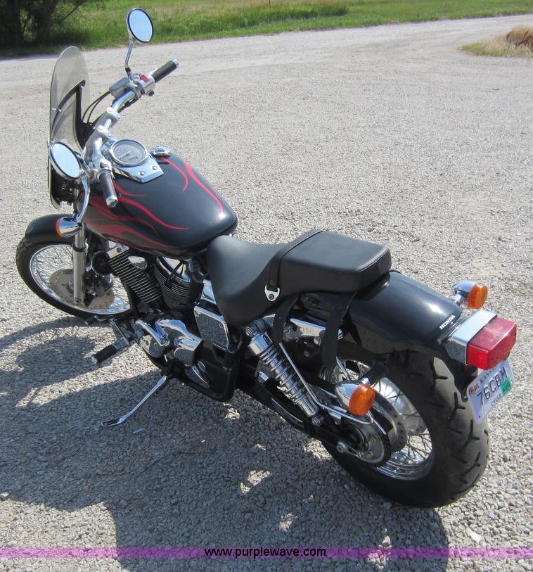 image for item H9765 2005 Honda Shadow motorcycle
