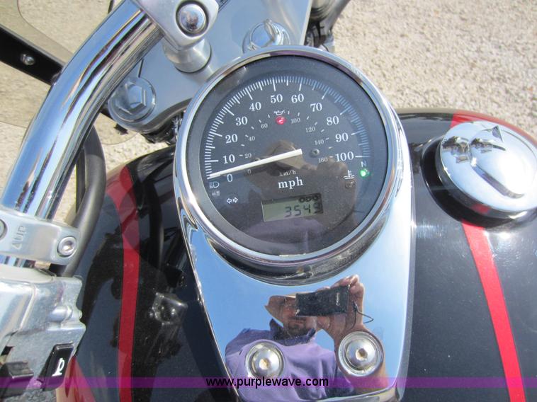 image for item H9765 2005 Honda Shadow motorcycle