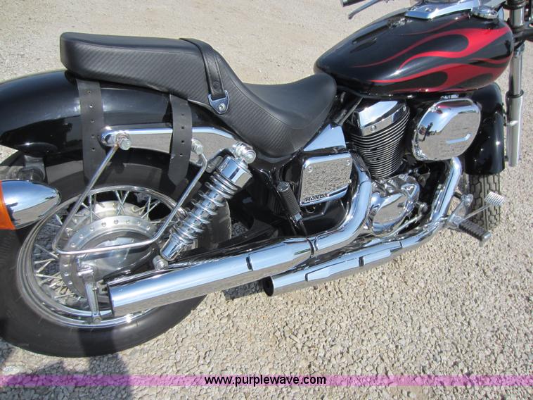 image for item H9765 2005 Honda Shadow motorcycle