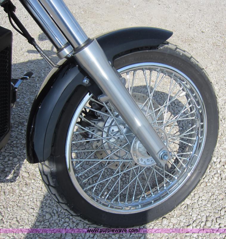 image for item H9765 2005 Honda Shadow motorcycle