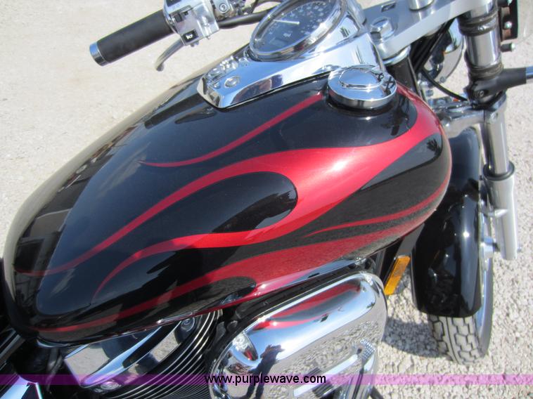 image for item H9765 2005 Honda Shadow motorcycle