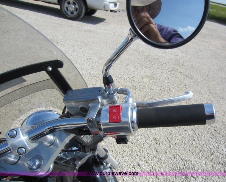 image for item H9765 2005 Honda Shadow motorcycle