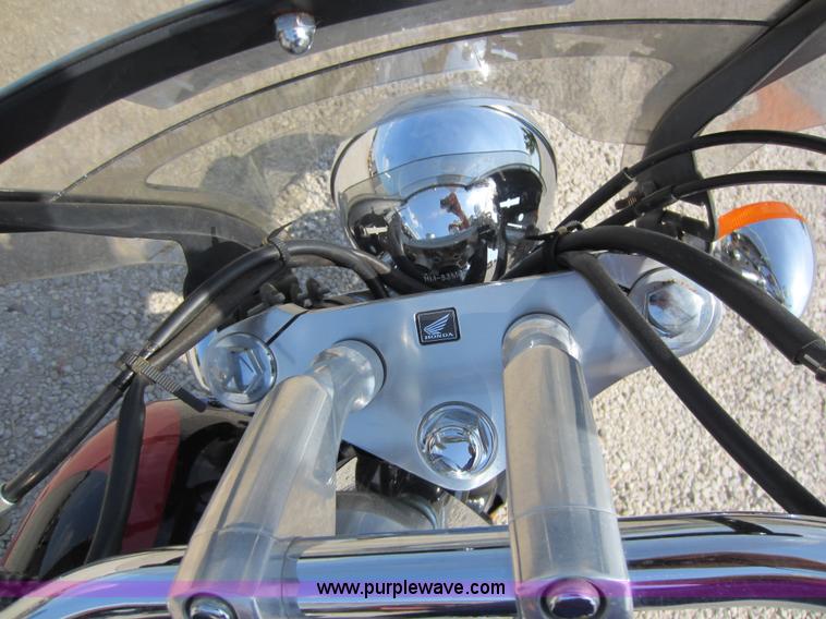 image for item H9765 2005 Honda Shadow motorcycle