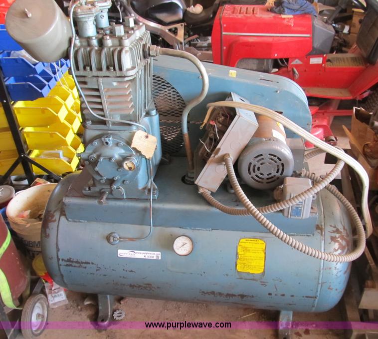 1976 Quincy 23032 air compressor in Moberly, MO Item K9308 sold