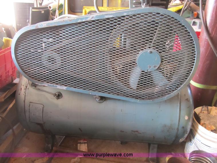 image for item K9308 1976 Quincy 230-32 air compressor