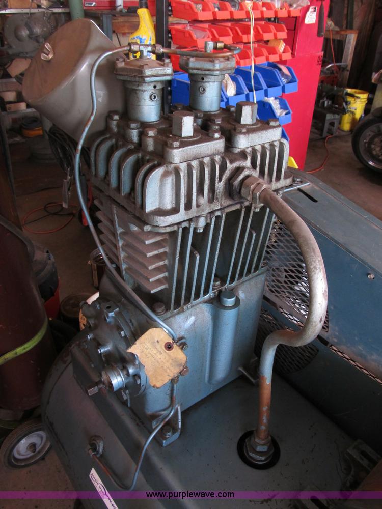 image for item K9308 1976 Quincy 230-32 air compressor