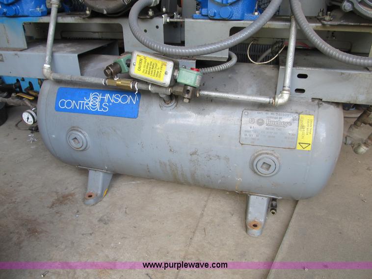 image for item K9319 2011 Johnson Controls air compressor unit