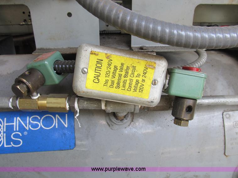 image for item K9319 2011 Johnson Controls air compressor unit