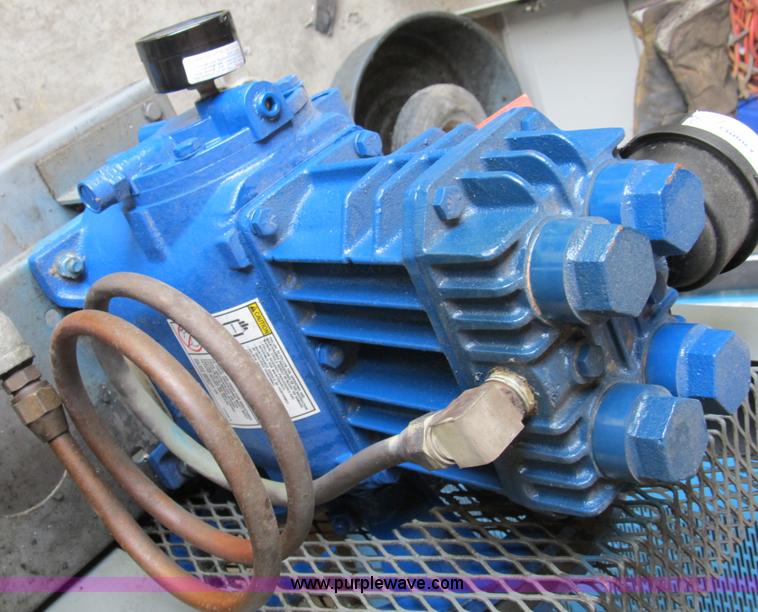 2011 Johnson Controls air compressor unit in Moberly, MO Item K9319