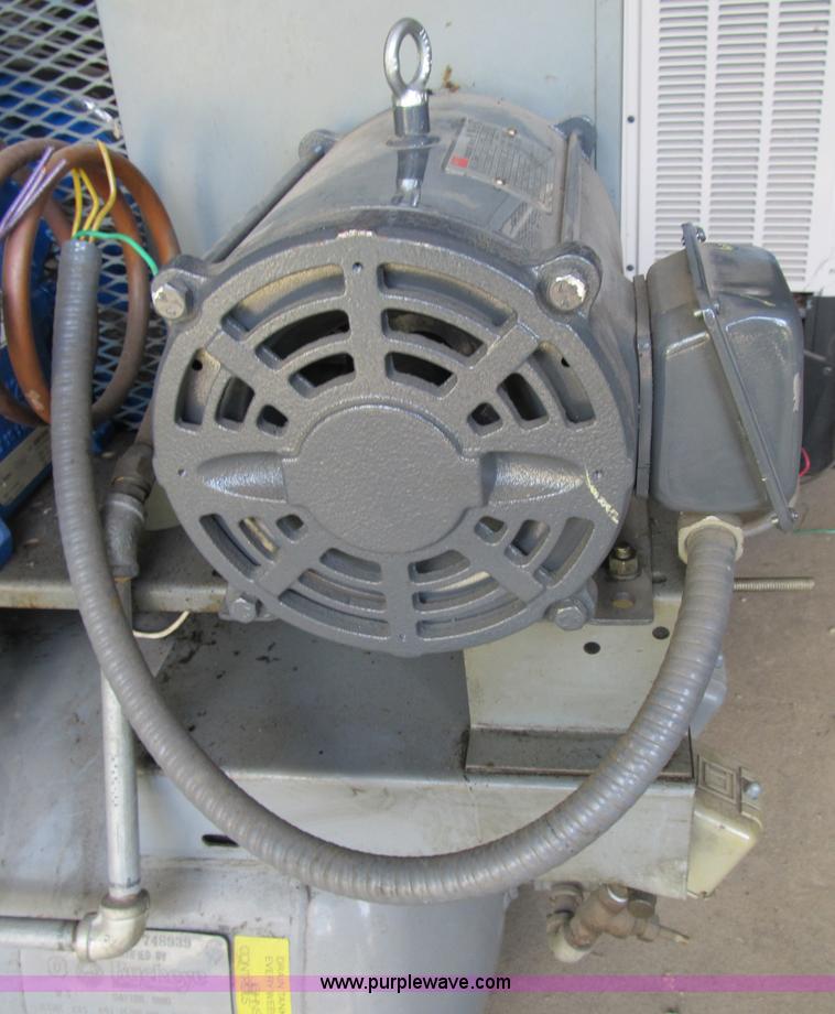 2011 Johnson Controls air compressor unit in Moberly, MO Item K9319