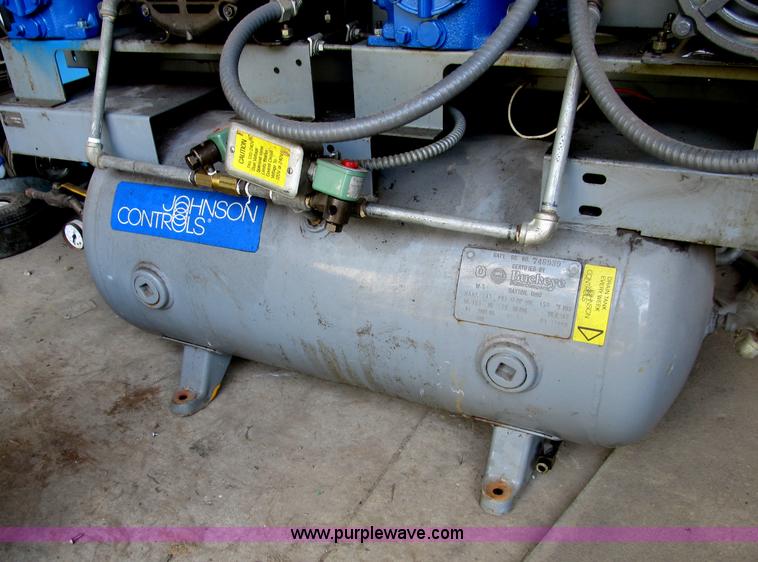 image for item K9319 2011 Johnson Controls air compressor unit