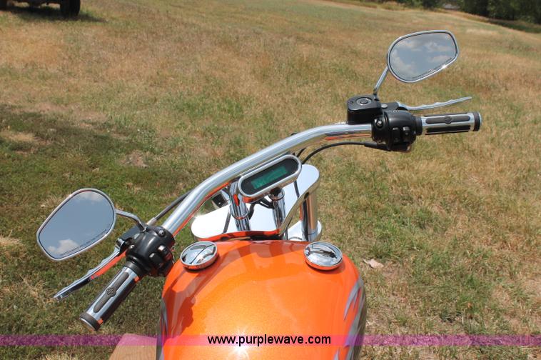 image for item L9925 2002 Harley Davidson FXDL Dyna Low Rider motorcycle