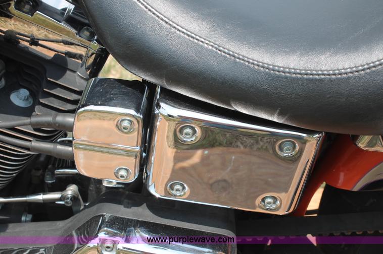 image for item L9925 2002 Harley Davidson FXDL Dyna Low Rider motorcycle