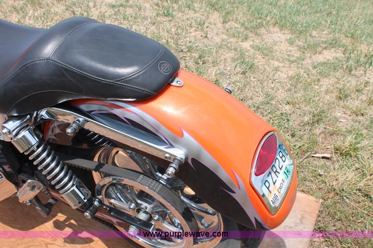 image for item L9925 2002 Harley Davidson FXDL Dyna Low Rider motorcycle