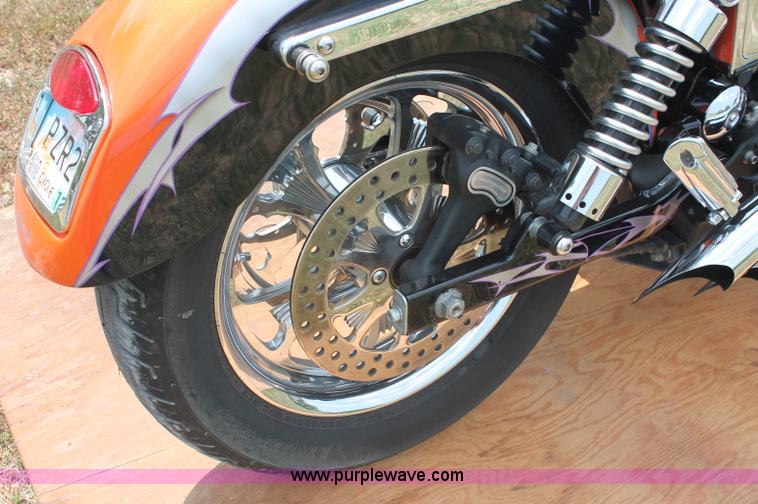 image for item L9925 2002 Harley Davidson FXDL Dyna Low Rider motorcycle