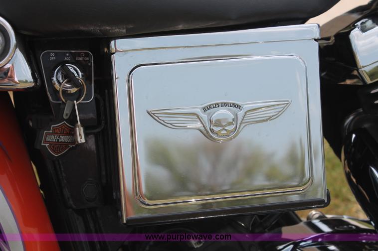 image for item L9925 2002 Harley Davidson FXDL Dyna Low Rider motorcycle