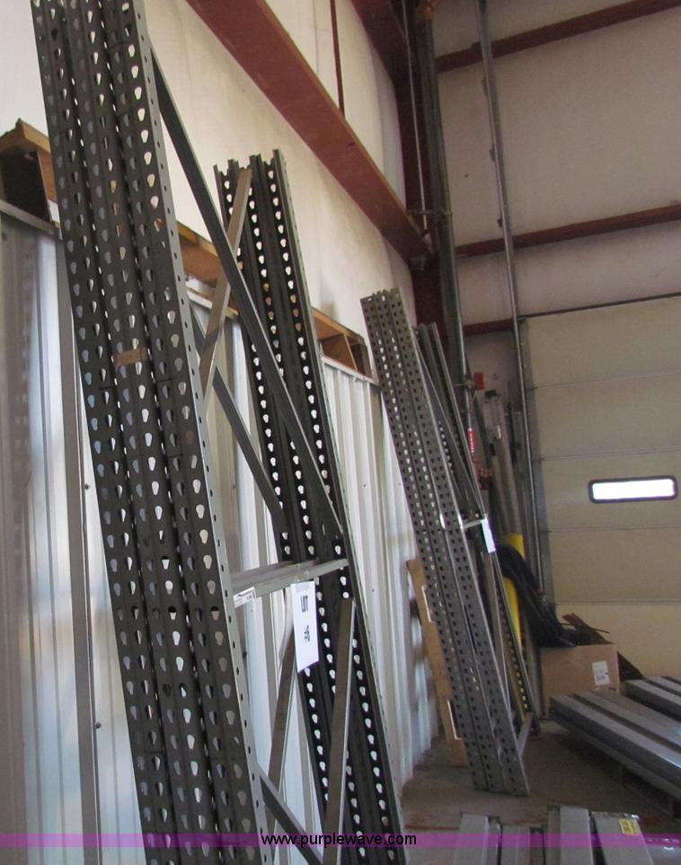 image for item N9069 Pallet racking