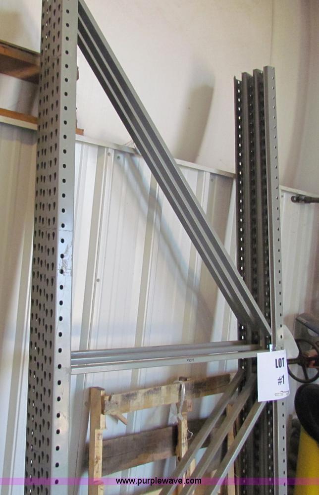 image for item N9070 Pallet racking