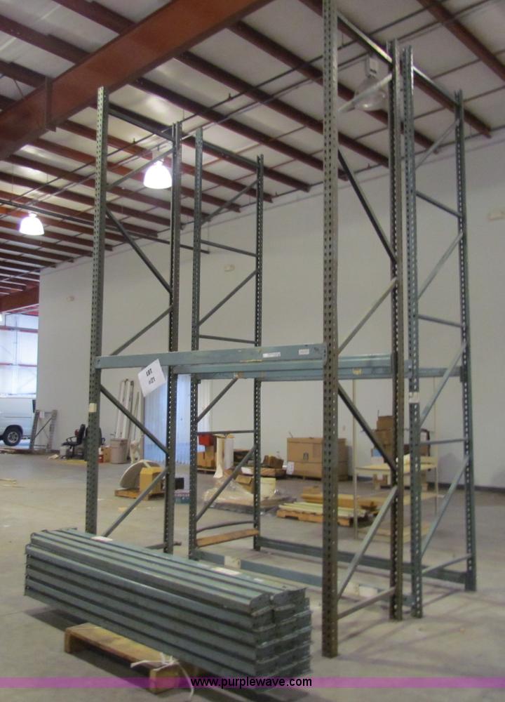 image for item N9075 Pallet racking