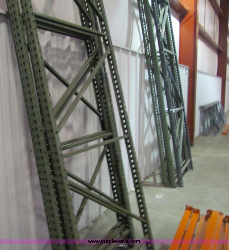 image for item N9080 Pallet racking