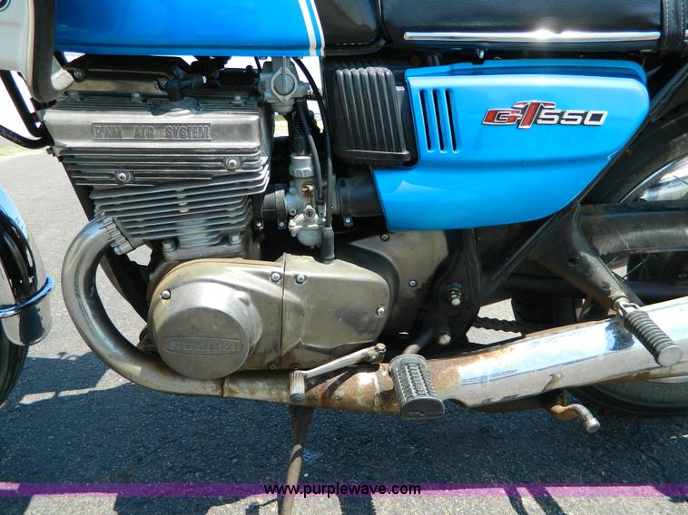 image for item T9343 1972 Suzuki GT550 motorcycle