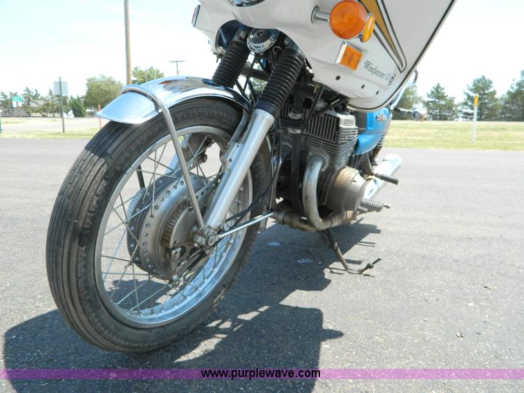 image for item T9343 1972 Suzuki GT550 motorcycle
