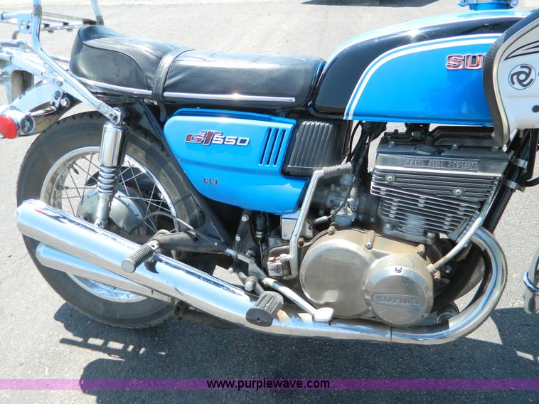 image for item T9343 1972 Suzuki GT550 motorcycle
