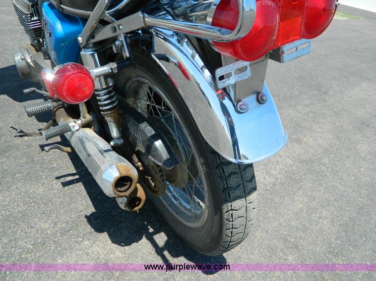 image for item T9343 1972 Suzuki GT550 motorcycle