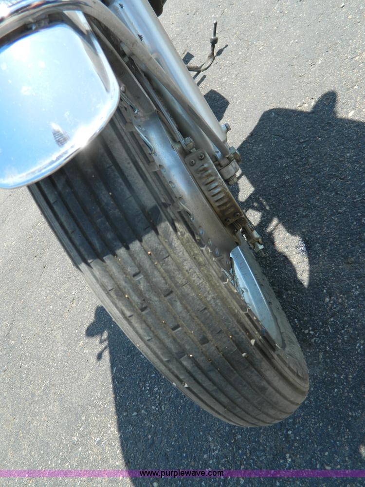 image for item T9343 1972 Suzuki GT550 motorcycle