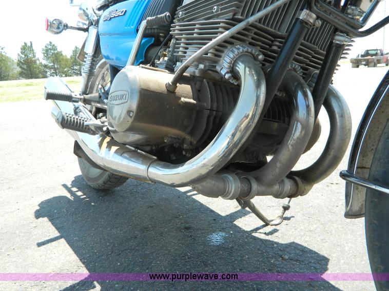 image for item T9343 1972 Suzuki GT550 motorcycle